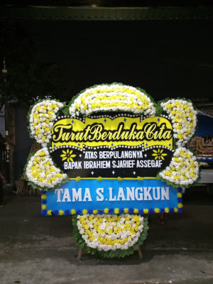 Papan Bunga Duka di Pulau Terung