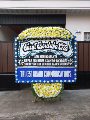 Papan Bunga Duka di Pulau Terung